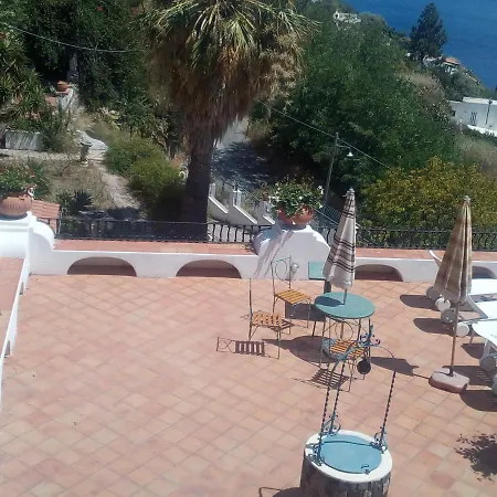 Nocleg ze śniadaniem B&B Villa Maria *